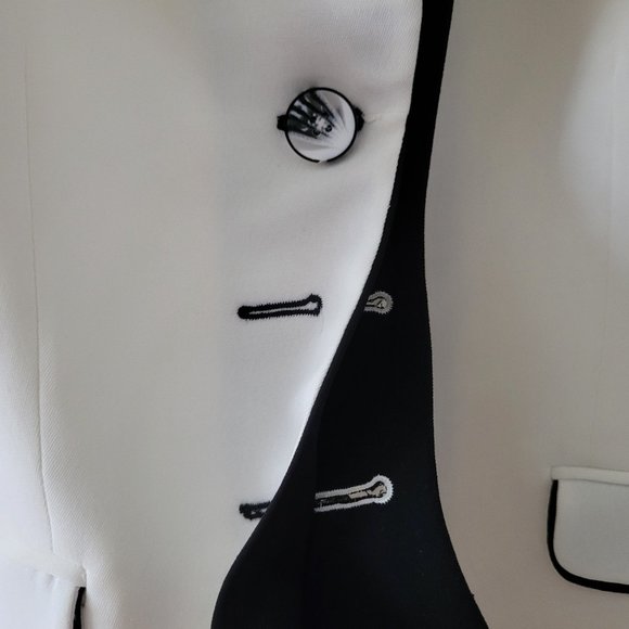 Freda's Off-White and Black Double Lapel Blazer - Picture 5 of 15